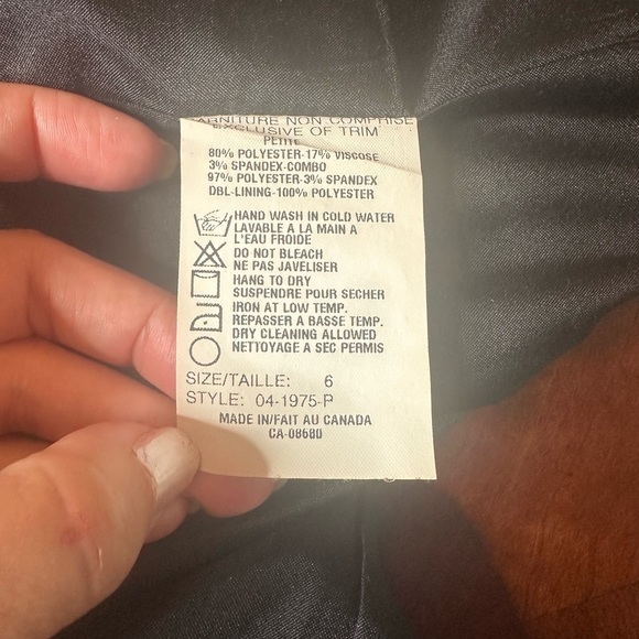 Gray Tailored Blazer with Classic Collar - Picture 7 of 7